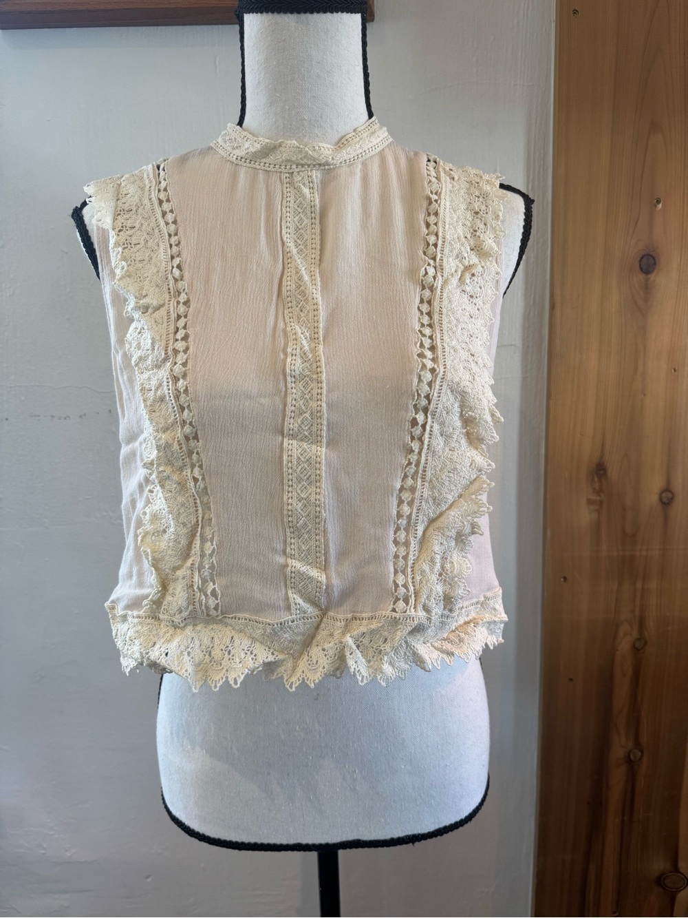 Vintage Lace Trim Sleeveless Camisole - Cream